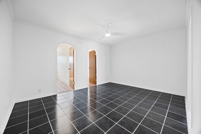 Foto del edificio - 32-28 47th St