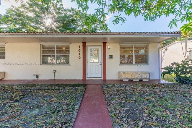 Foto del edificio - 1010 N 69th Way