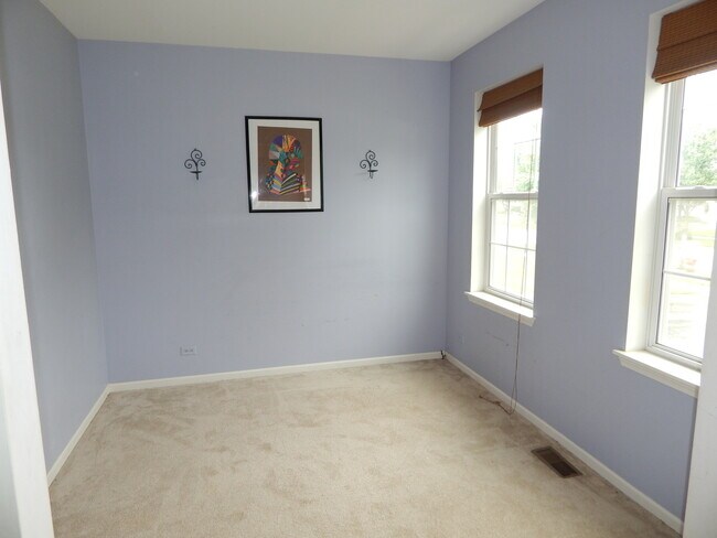 Building Photo - 2770 Moraine Valley Rd