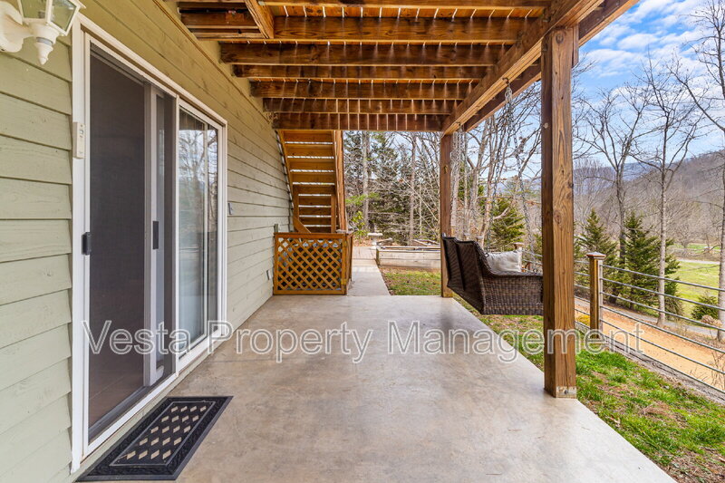 Foto principal - 857 Reems Creek Rd