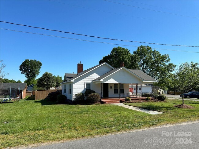 Building Photo - 1103 Jackson St