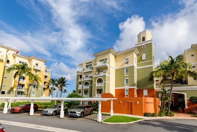 Building Photo - 100 MARBELLA CLUB