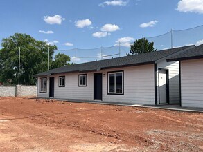 Building Photo - 195 Lyon Gate Dr