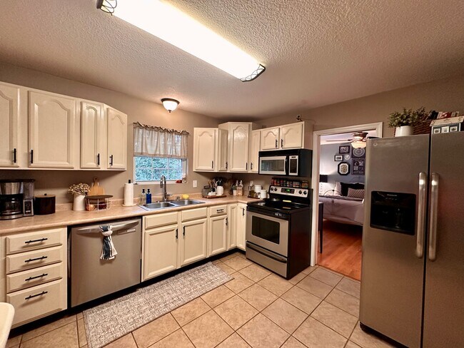 Building Photo - 4826 Hunter Trail