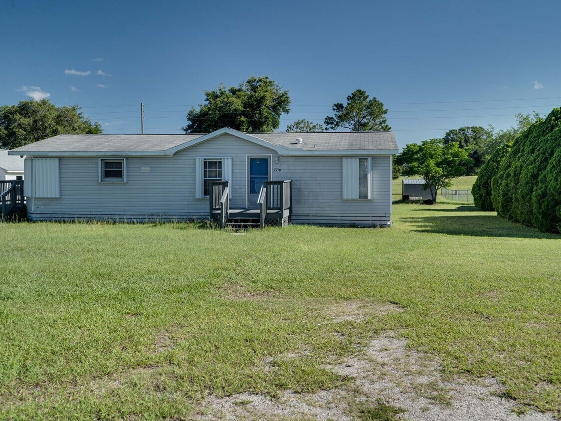 Foto principal - 3 Bedroom Single Family Home in Lady Lake