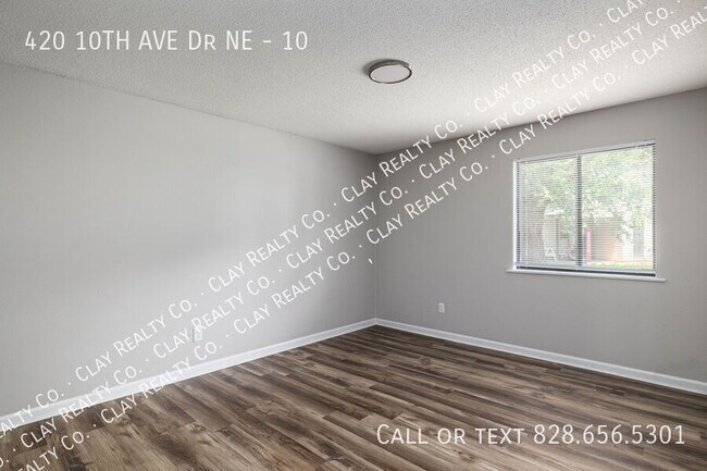 Foto del edificio - 420 10th Ave Dr NE
