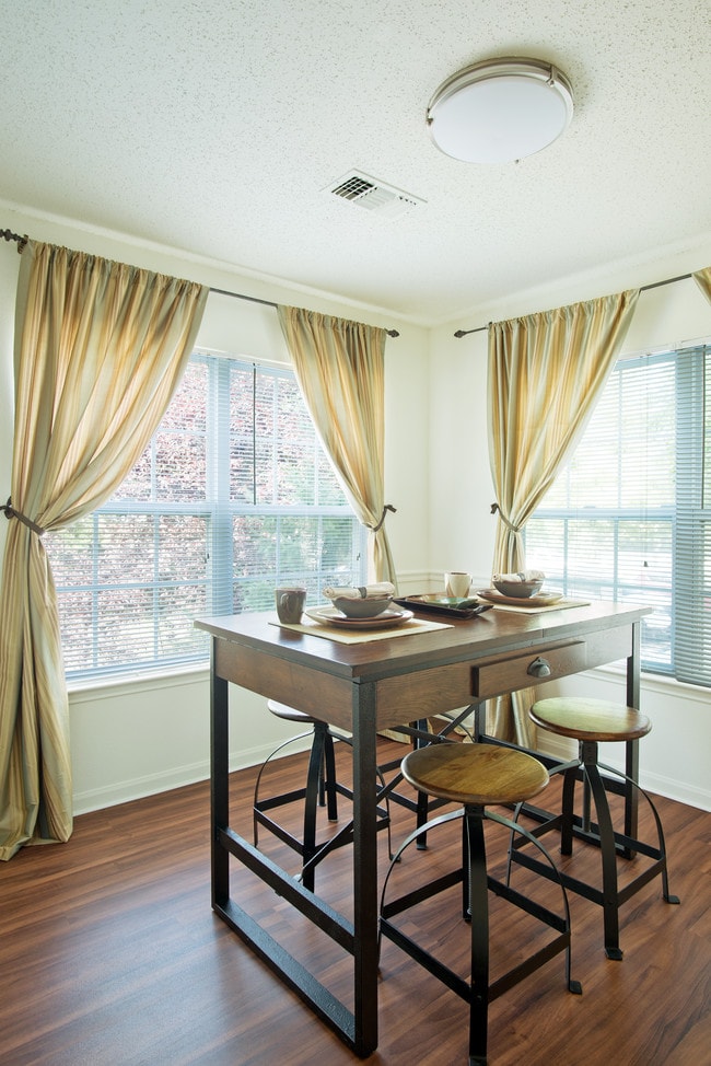 Ashwood Valley Apartments Apartments in Danbury, CT