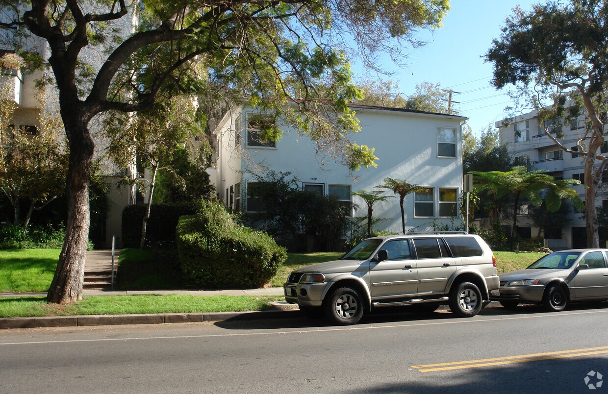 Foto principal - 10939 Ohio Ave