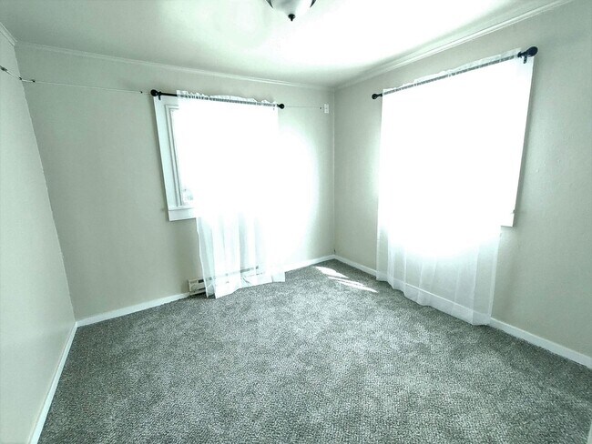 Foto del edificio - Cute Two Bedroom Home With Partly Fence Ba...