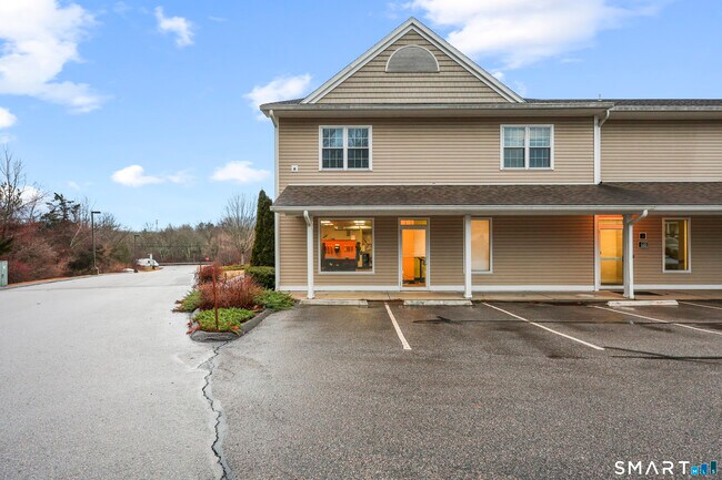 Foto del edificio - 24 Hartford Rd