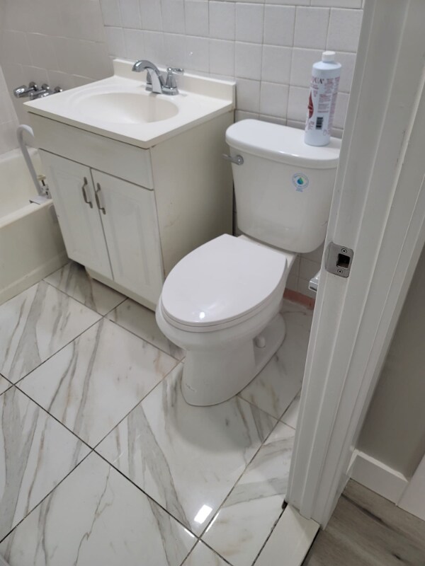 Foto del edificio - 1169 E 224th St