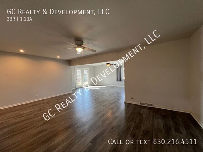 Building Photo - ***WOODRIDGE LOCATION / DETACHED HOME / 3 ...