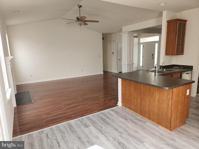Building Photo - 276 Stonebridge Dr