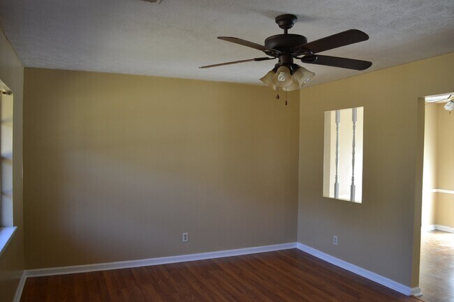 Foto del edificio - House for Rent