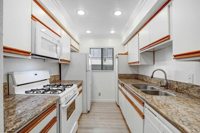 Foto del edificio - 10604 Wilkins Ave in Westwood