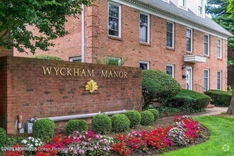 Building Photo - 60 Wyckham Rd