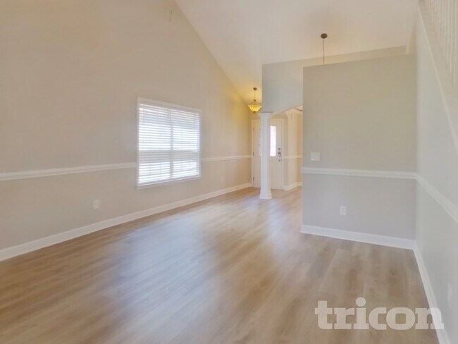 Foto del edificio - 213 Dellwood Dr