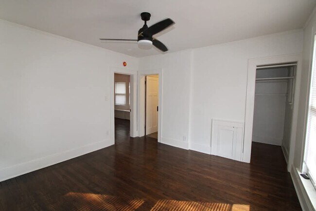 Building Photo - 1020 25th St