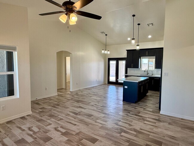 Foto del edificio - San Luis Corner Lot home with a Large Master Suite - 3 Bed 2 Bath Split Floor Plan