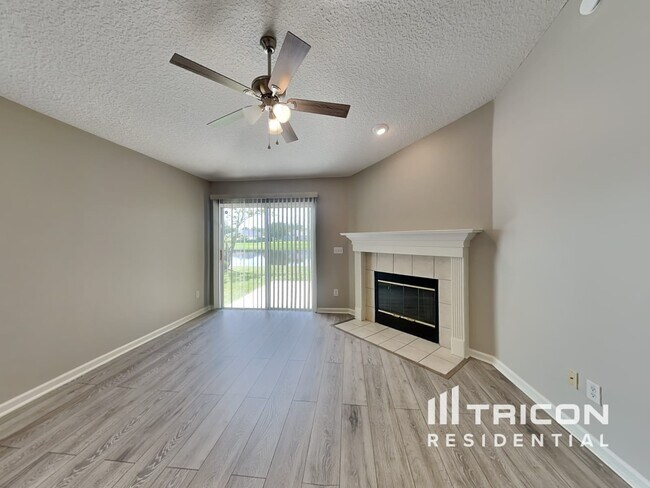 Foto del edificio - 11707 Deep Springs Dr N