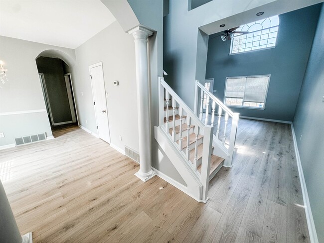 Building Photo - 9288 S Fairmont Cir