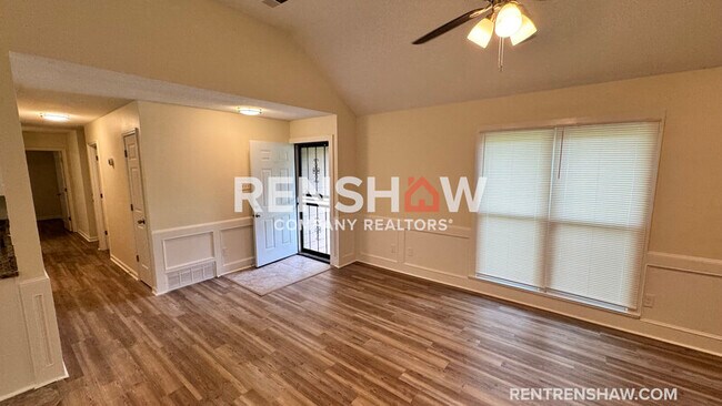 Foto del edificio - 7330 Peppermill Ln