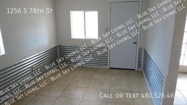 Building Photo - 1256 S 78th St