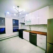 Building Photo - 232 1st St