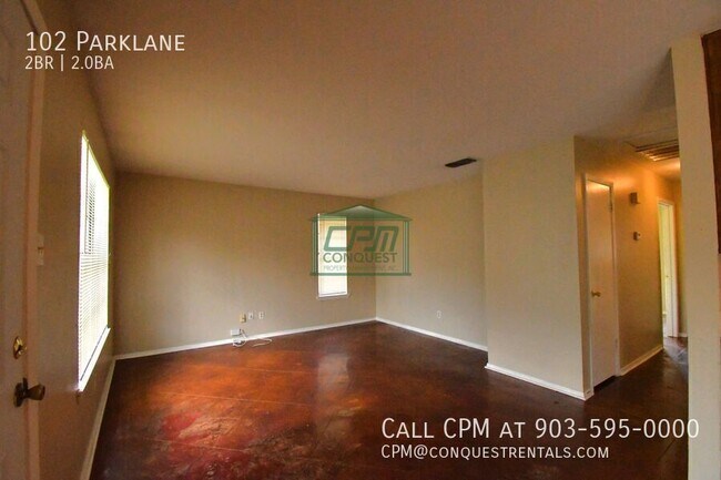 Building Photo - 102 Parklane-