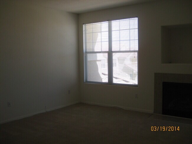 Building Photo - 5855 Valley Dr