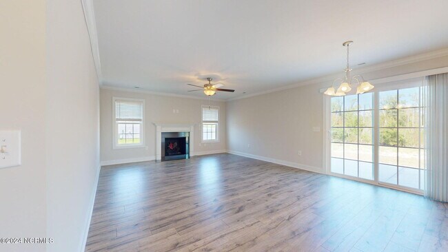 Building Photo - 358 N Ardsley Ln