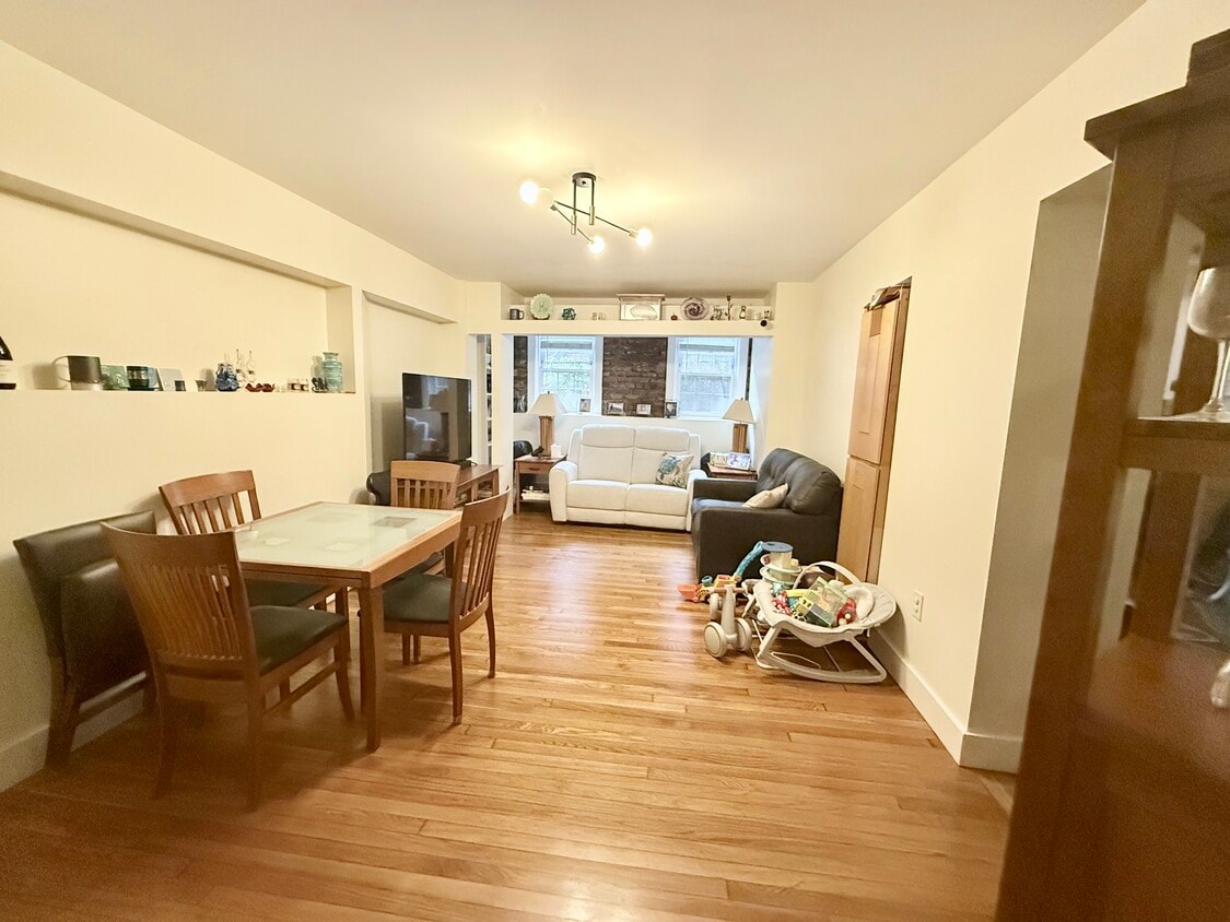 Primary Photo - 12 Ware St