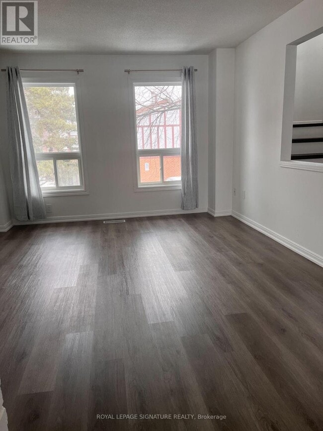 Photo du bâtiment - 333 Meadows Blvd