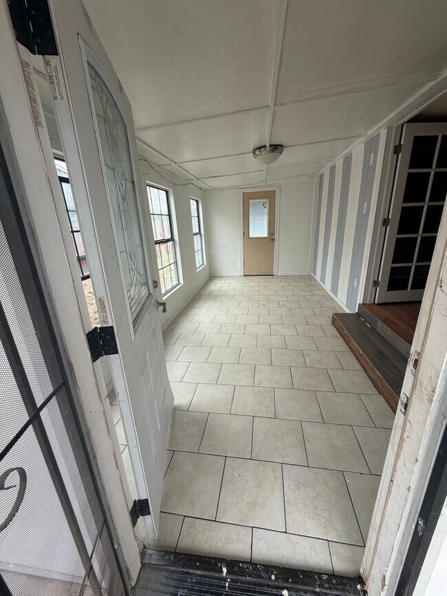 Foto del edificio - 12232 Madrona St
