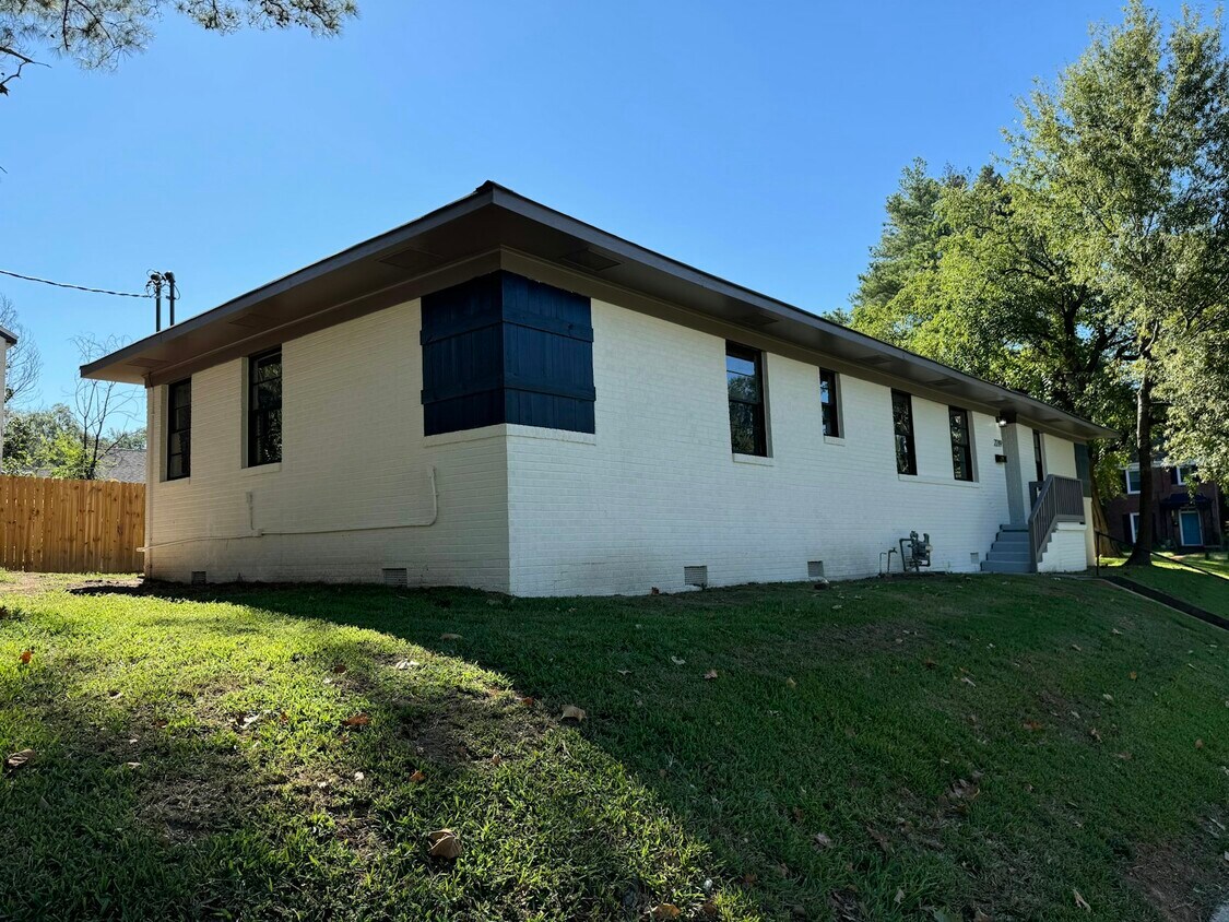 Primary Photo - 2219 Gilbert Dr