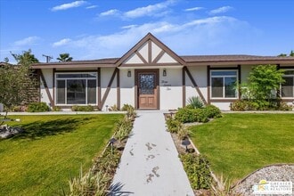 Building Photo - 372 E Molino Rd