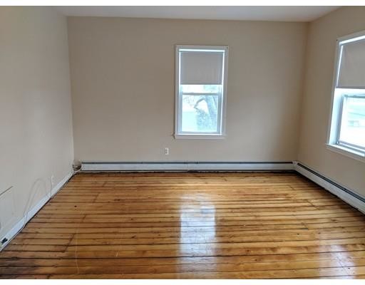 Foto principal - 68 Eastern Ave