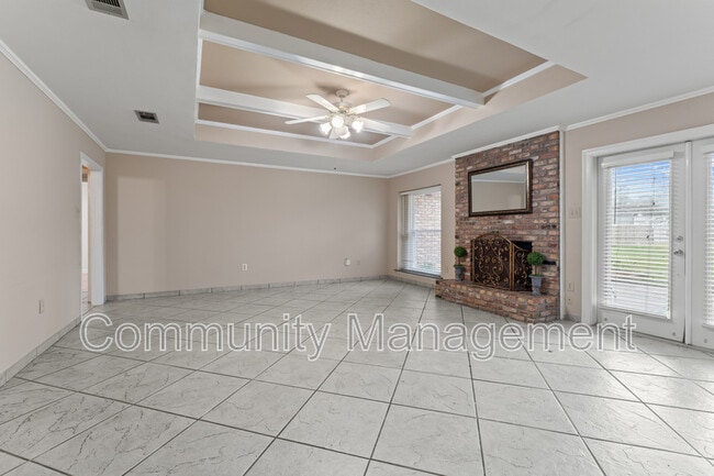 Building Photo - 6225 Chattanooga Dr