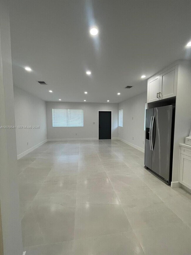 Foto del edificio - 6331 SW 23rd St