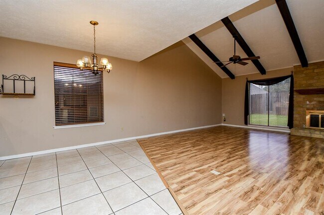 Building Photo - 21214 Park Bend Dr