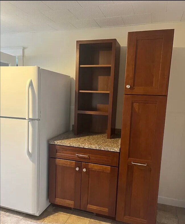 Foto del edificio - 328 Clayton Ave