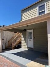 Building Photo - 216 Cattell St