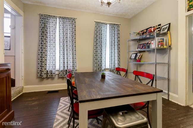Foto del edificio - 1 br, 1 bath Townhome - 710 S 5th STreet