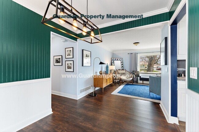 Foto del edificio - Move-in Special! Crystal Single Family Home, Fenced Yard, 2 Car Garage, Avail March