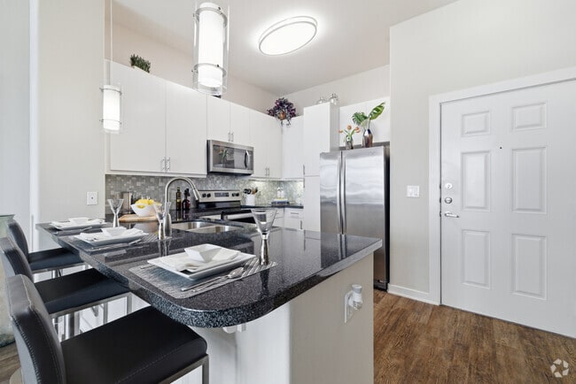 B1 2BR, 2BA - 1,084SF - Kitchen - High Point Uptown