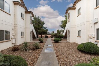 Building Photo - 5650 E Sahara Ave