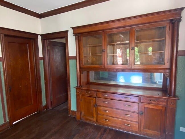 Built-in China Cabinet in Dining Room - 6000 S Bishop St