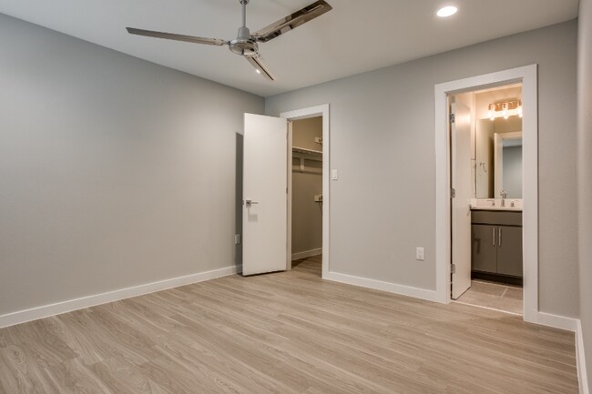 Foto del edificio - 3328 Cedarplaza Ln