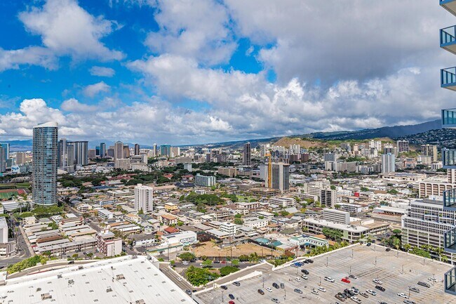 Building Photo - Azure Ala Moana #3106 - Urban living in Ho...