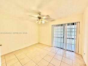 Building Photo - 809 NE 199th St